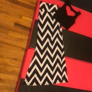 Long black & white skirt w/ black crop top